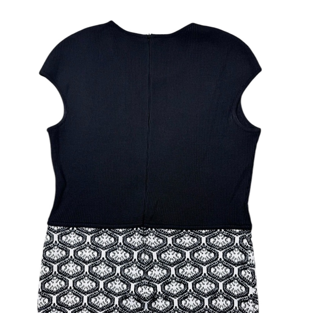 St John Black and White Sheath Dress Size 2 - Picture 6 of 13